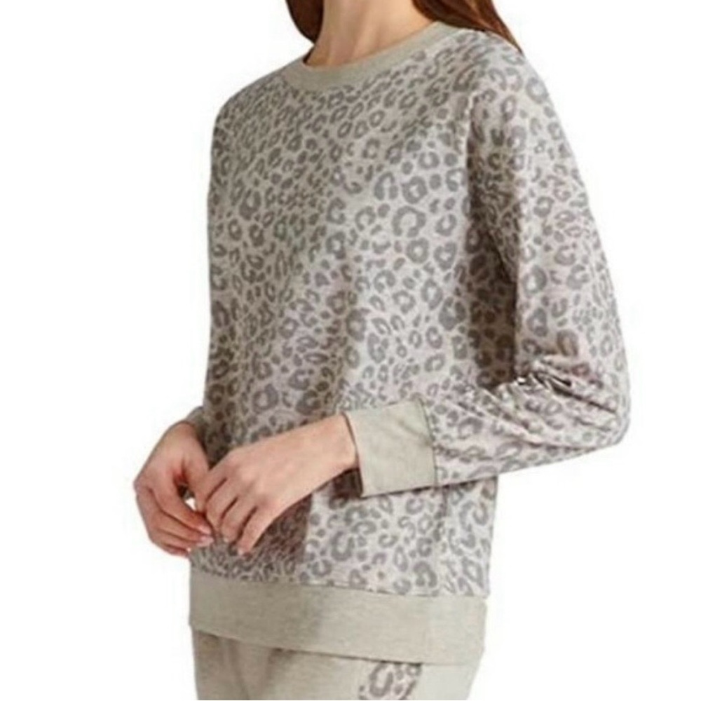 Splendid Gray Leopard Print Top